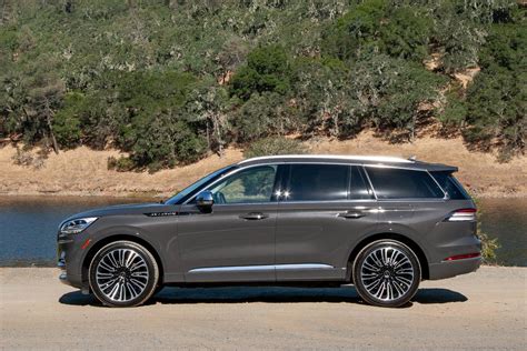 2020 Lincoln Aviator Specs Price Mpg And Reviews