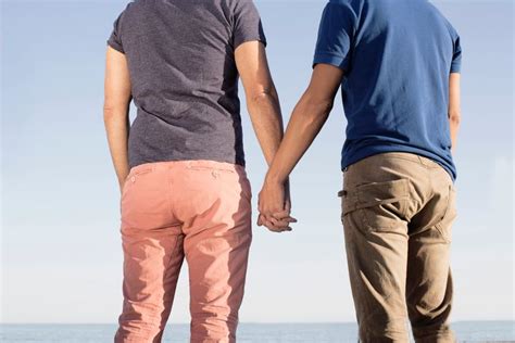 Malaysian Newspaper Slammed For How To Spot A Gay List Huffpost
