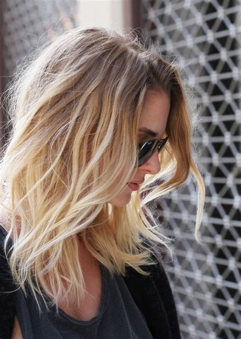 Top 10 Most Glamorous Wavy Hairstyles For Shoulder Length Hair Pretty