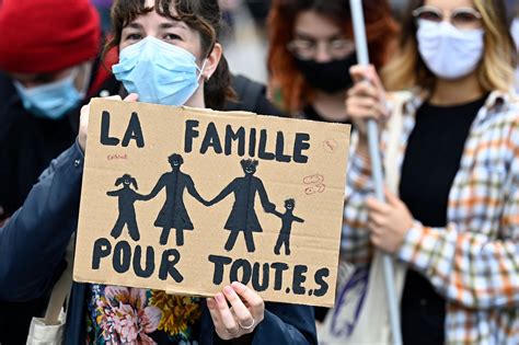 France L Assemblée Nationale Adopte La Procréation Médicalement Assistée Pma Pour Toutes Les