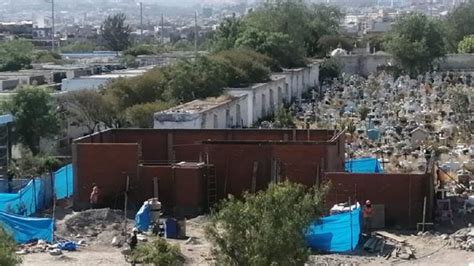 Arequipa Paralizan Construcción De Crematorio En Cementerio De La
