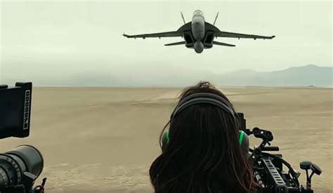 Set in the world of drone technology and fifth generation fighters, this sequel will explore the end of the era of dogfighting. Nonton Top Gun 2 / Gomovies Free Full Top Gun Maverick Chiragariyu S Ownd / Maverick (2021 ...