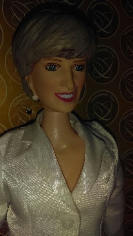 Princess Diana Barbie Hot Toys 100000 En Mercado Libre