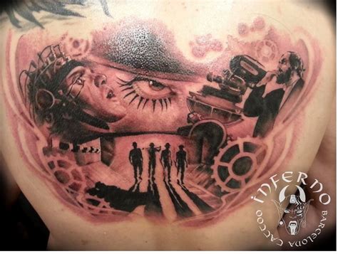 Many artists have attempted to illustrate dante alighieri's epic poem the divine comedy, but none have made such an. INFERNO TATTOO: abril 2014