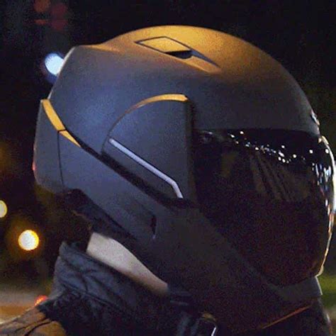 This is also good for people just starting to ride. CrossHelmet: Smart Motorcycle Helmet With A Built-In Rear ...
