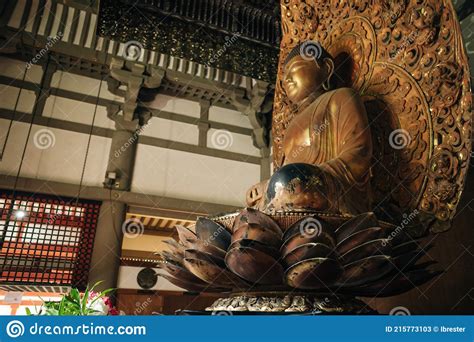 Byodo In Buddhist Temple Island Oahu Hawaii Stock Image Image Of
