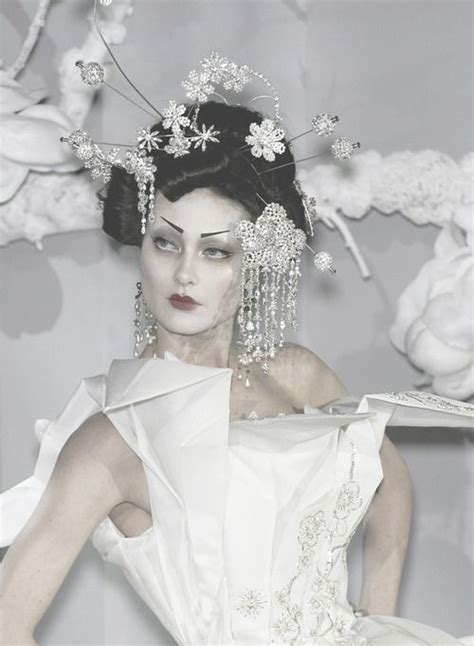 Shalom Harlow At Christian Dior Couture S S 2007 S Galliano Dior