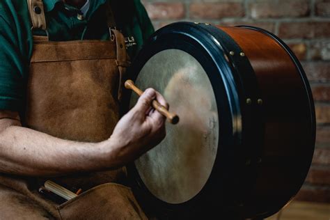 How To Play The Irish Bodhran In Just 3 Easy Steps