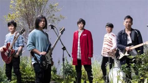 Taiwanese Band Mayday Accused Of Making Extras In Music Video Stand In