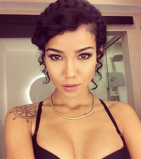 Jhene Aiko Love This Short Updo Protective Styles Protective Hairstyles Modern Hairstyles