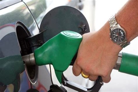 The oil marketing companies (omc) kept petrol and diesel prices unchanged on tuesday across the four metro cities. Petrol Price Hike in India 2014 Petrol/Diesel Rate, Last ...