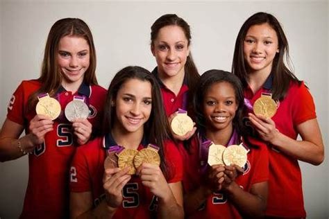 Usa Gymnastics Team With Their Olympic Medals Mckayla Maroney Aly