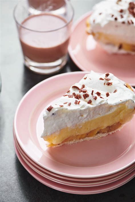 Best Banana Cream Pie Recipe Easy Dessert — The Mom 100