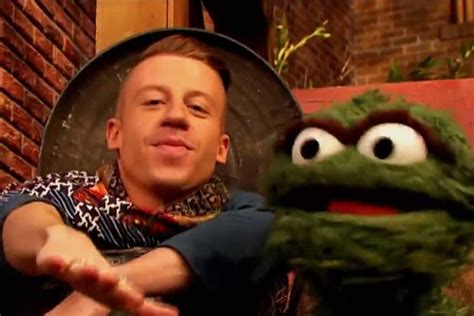macklemore and oscar the grouch parody ‘thrift shop for ‘sesame street video