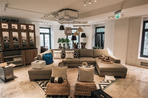 We offer a range of sofas, beds, kitchen cabinets, dining tables & more. IKEA macht Platz fürs Leben in der Zürcher Innenstadt - IKEA