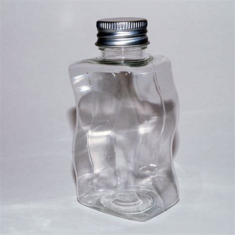 50 X High Quality Plastic Miniature Wavy Bottles Favors 100ml