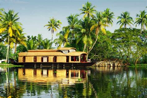 Kerala Houseboat On Backwaters © Jool Yan Best Honeymoon Destinations Honeymoon