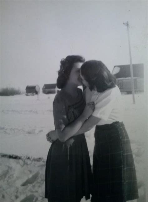 1940s Lesbian Kissing Google Search Lesbian Love Vintage Lesbian