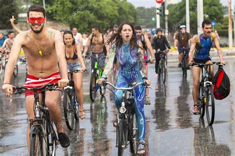 Vo Mundo Desnudo Paseo En Bicicleta