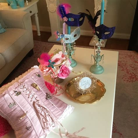 The austrian empress maria theresa gave birth to her fifteenth child, marie. Pin by Dona Goetz on Marie Antoinette Inspiration | Cake ...