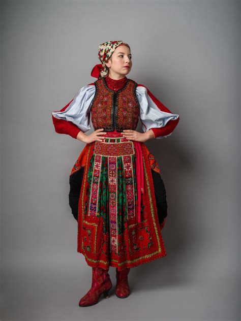 Traditional Costumes Of Romania La Blouse Roumaine Alex Galmeanus Blog