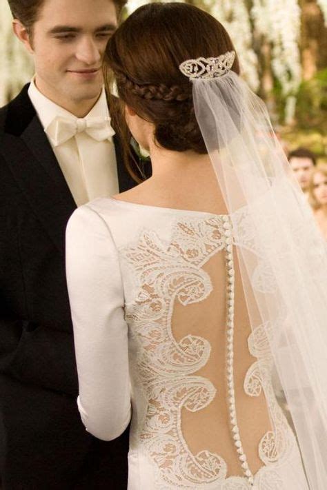 Love The Lace Detail Of The Wedding Dress That Bella Wore In Breaking