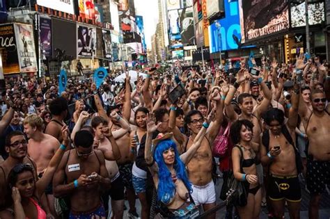Nudity Guinness World Record Attempt Attracts People In Just Their Underwear In Times Square