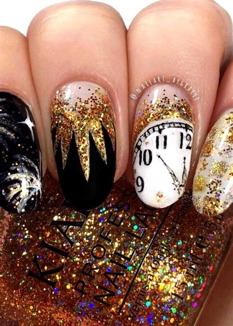80 Best New Years Eve Nails To Start A Sparkly 2023 Girl Shares Tips