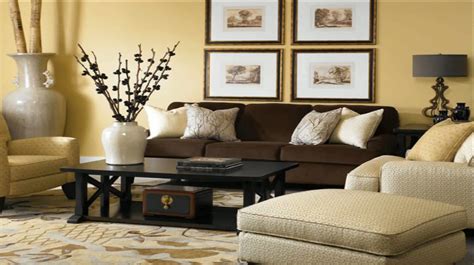 10 Brown And Yellow Living Room