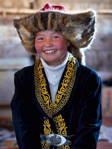 A 13 Year Old Golden Eagle Huntress In Mongolia Metafilter