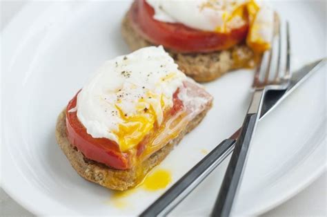 Tomato Ham And Poached Egg English Muffin