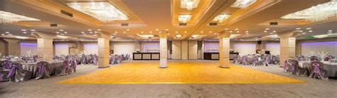 The grand ballroom with sparkling chandeliers can take up to about 500 people. Sky Grand Ballroom | Sky Center