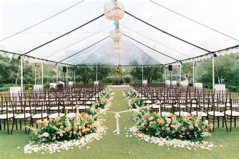 5 Tips For Using Tents At Your Outdoor Wedding With Bright Event