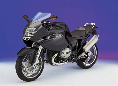 That's why bmw has created the r 1200 st, a successor to the famed r 1150 rs and a clear step sportier than the r 1200 rt with which is shares its. Bmw R 1200 St Photo Gallery #7/10