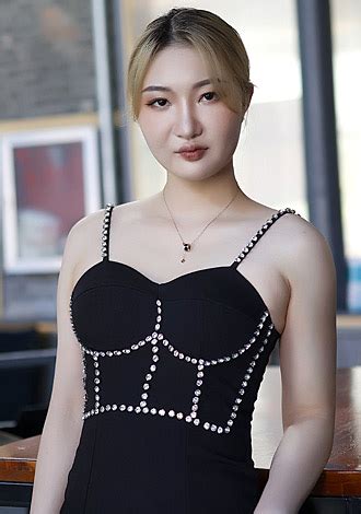 Attractive Asian Dating Partner Mengmeng Judy From Shenzhen 23 Yo