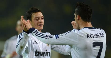 Arsenal News Mesut Ozil Heaps Praise On Cristiano Ronaldo Metro News
