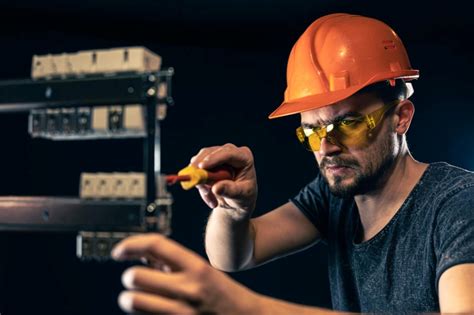 6 Reasons Why You Should Hire A Professional For Electrical