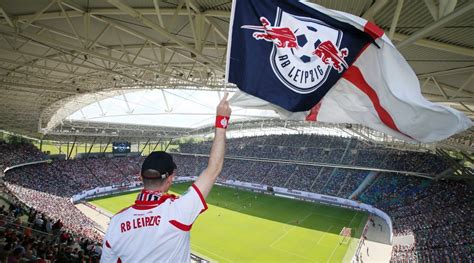 Opened 2004 with a capacity of 42,959 seats. RB Leipzig kauft Red-Bull-Arena - Neues Stadion kein Thema ...