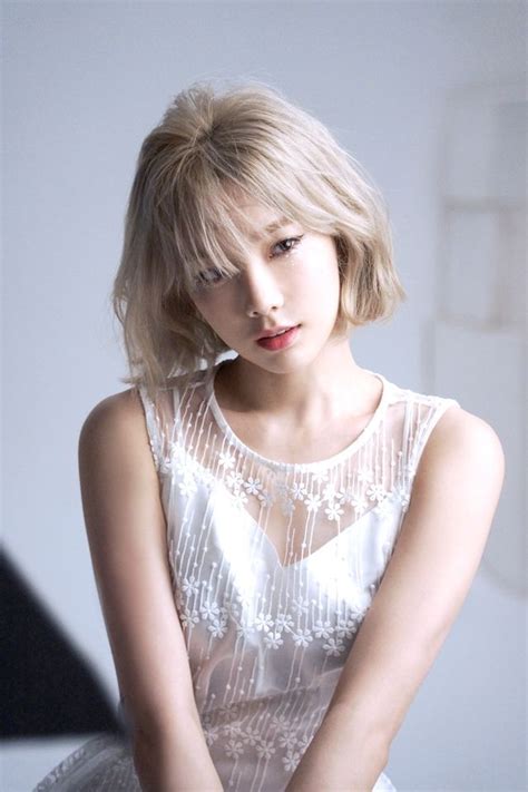 Snsd Oh Gg F X See The Behind The Scene Pictures From Taeyeon S Butterfly Kiss Pictorial