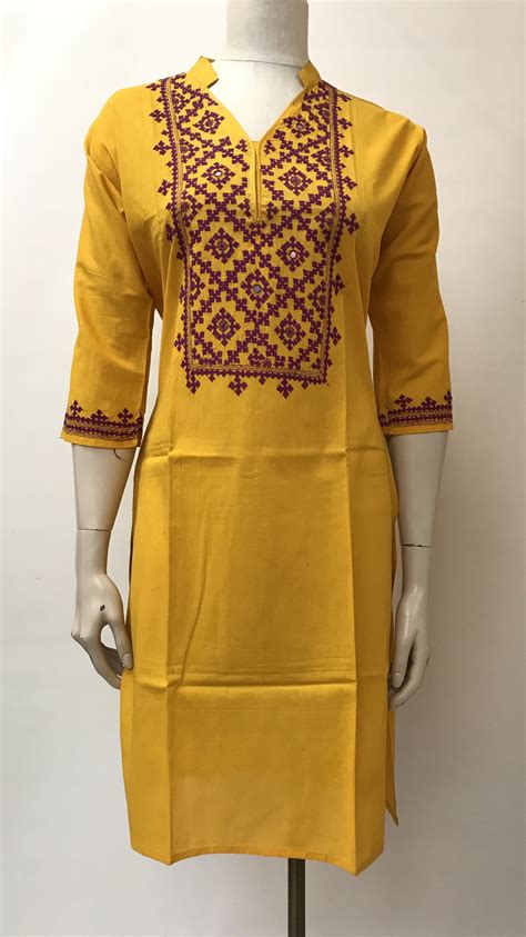 Sindhi Hand Embroidered Kurta In 2021 Embroidery Blouse Designs