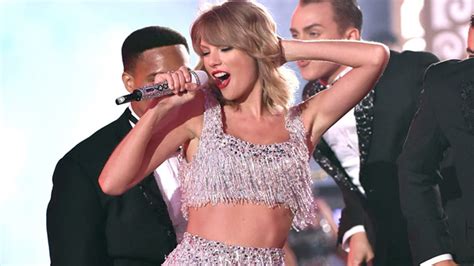 Taylor Swift Performs Shake It Off Mtv Vma 2014 Youtube