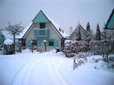 Maybe you would like to learn more about one of these? Snow in Kropswolde | Foto's, Oude foto's, Groningen