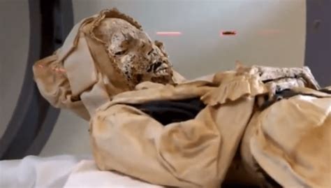 Faire Une Sadaqa Pour Un Mort - Une mère et son fils morts depuis 300 ans retrouvés momifiés : mais