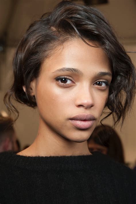 These beautiful black prom hairstyles examples will get you on the right path to finding that perfect hair on that important night. Modern 1950s Hair & Makeup Looks from Max Mara's Fall Show ...