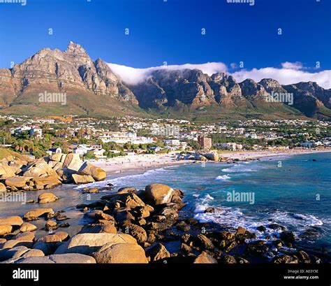 Camps Bay Beach Und Die Zwölf Apostel Reihe Von Bergen In Cape Town