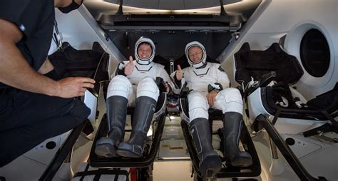 SpaceX S First NASA Astronauts To Receive Space Medal Of Honor For Dragon Test Flight