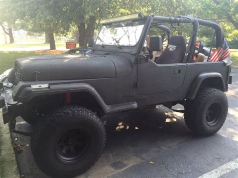 94 Jeep Wranger Yj Black With Rhino Line Paint Lifted No Rust