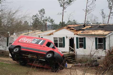 Photos Aftermath Of The Deadly Lee County Alabama Tornado