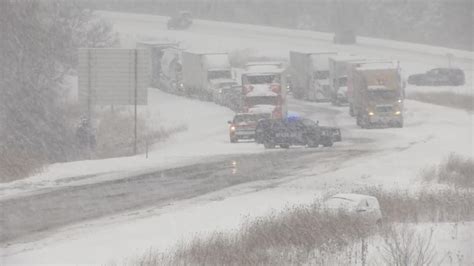 Two Dead As Winter Snow Storm Sweeps Across Midwest