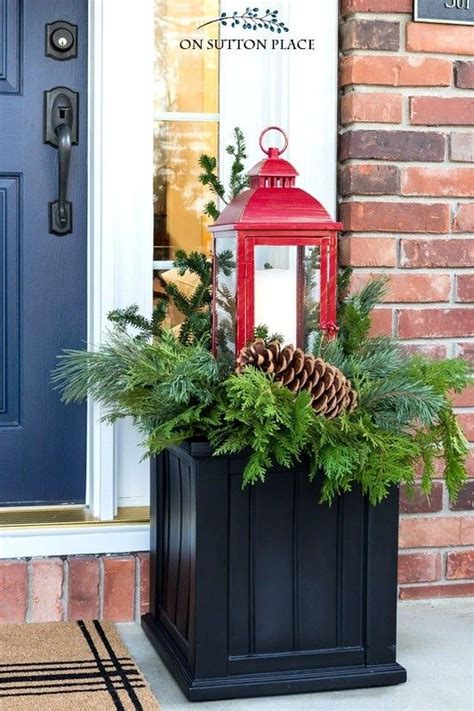 Awesome Outdoor Holiday Planter Ideas To Beauty Porch Décor21